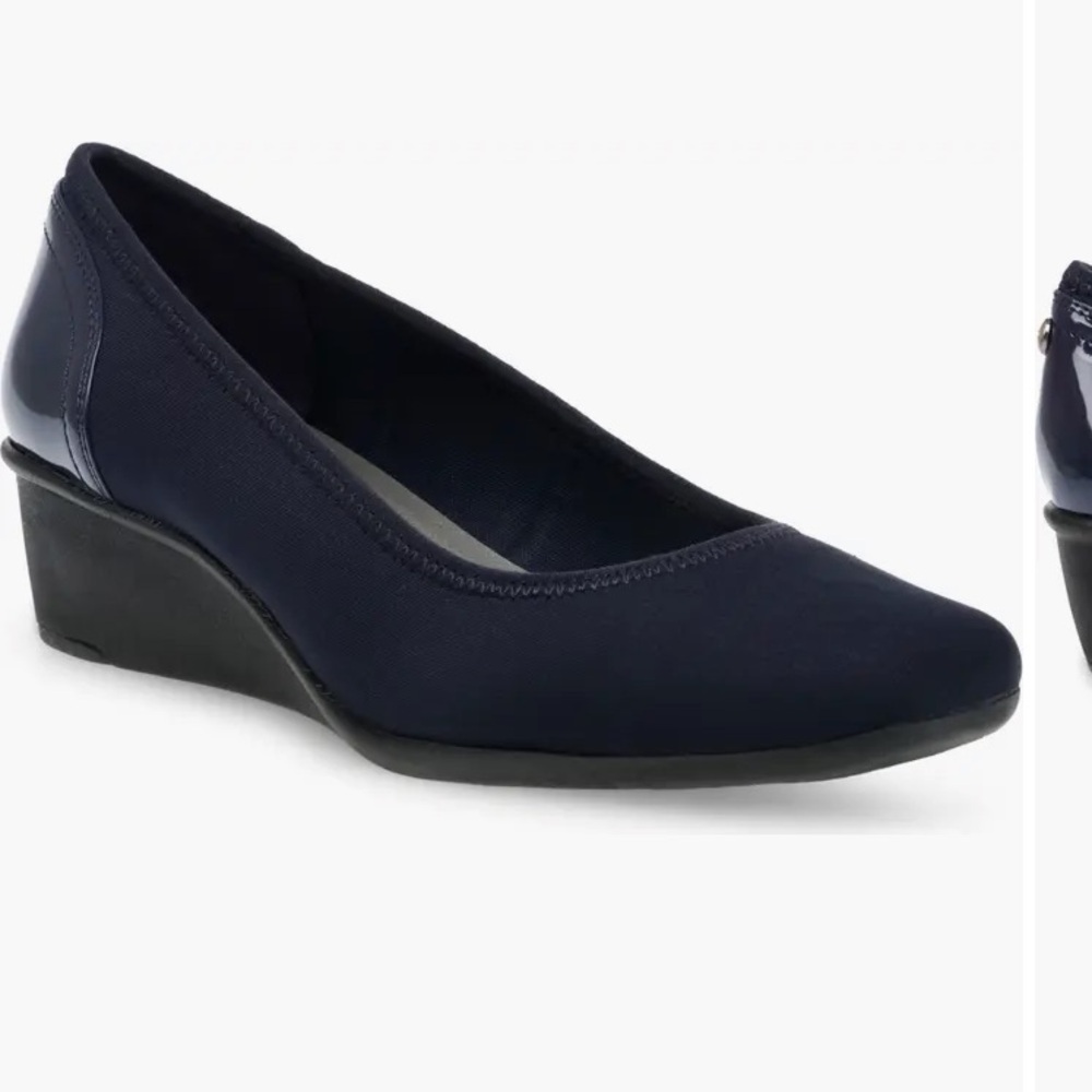 Anne Klein Akwisher pumps